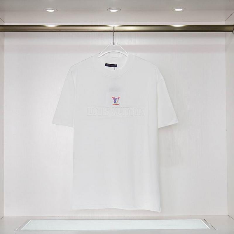 Louis Vuitton Men's T-shirts 676